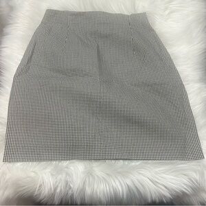 Women’s Size 6 Ann Taylor Black & White Skirt with Zipper E2